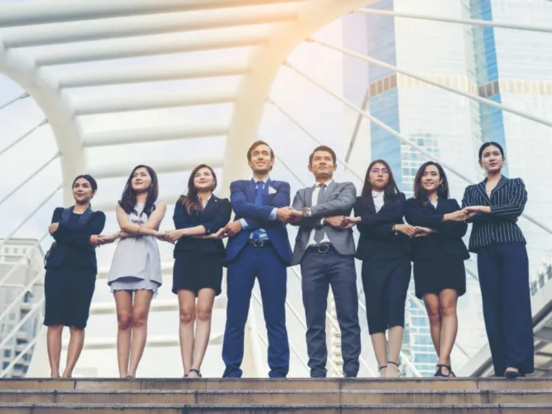 Hình ảnh minh họa các vật phẩm phong thủy và niềm tin may mắn trong cờ bạc Việt Nam